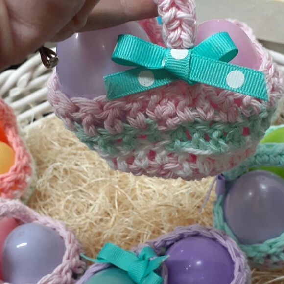 Hand crocheted  mini Easter baskets, bunnies (pick 2) - Picture 6 of 8